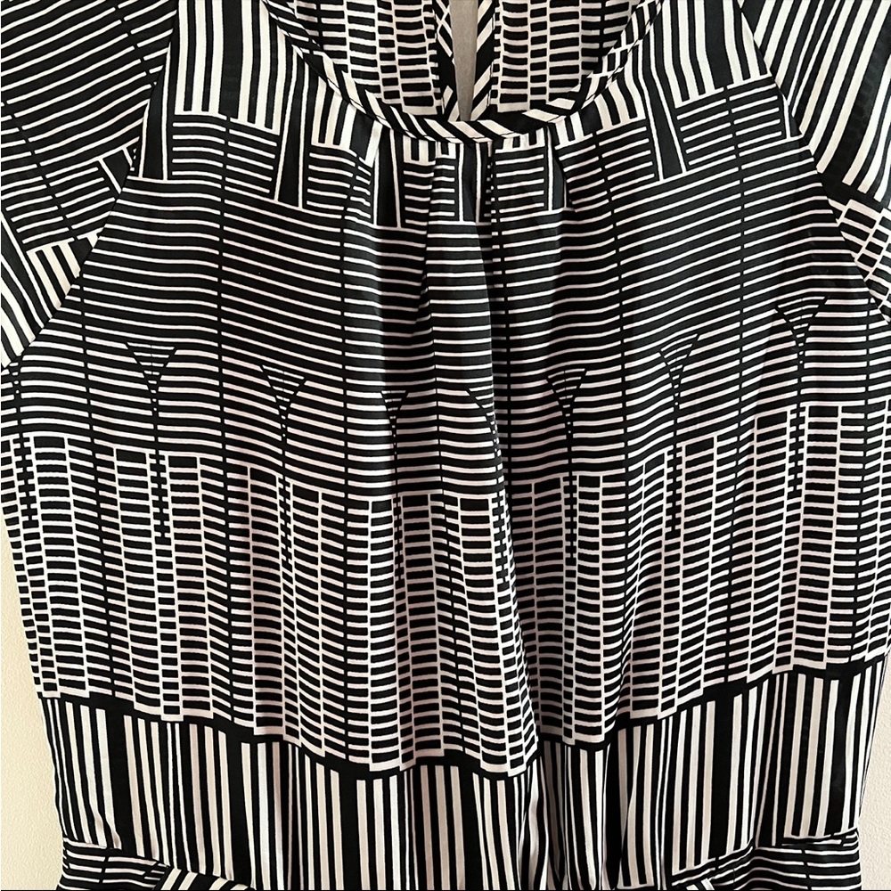 Moschino 100% Silk Dress - Picture 4 of 14